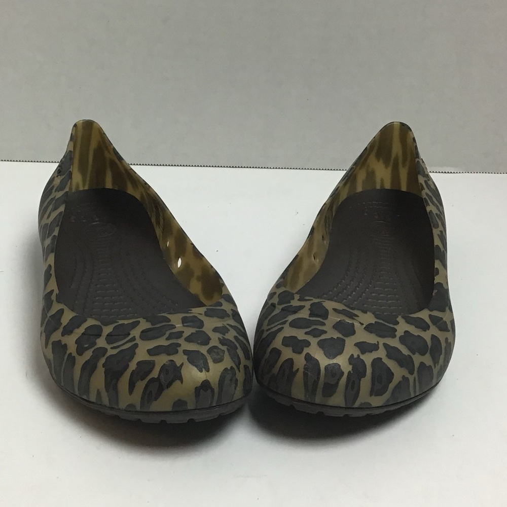 Crocs Carlisa leopard flats. 6